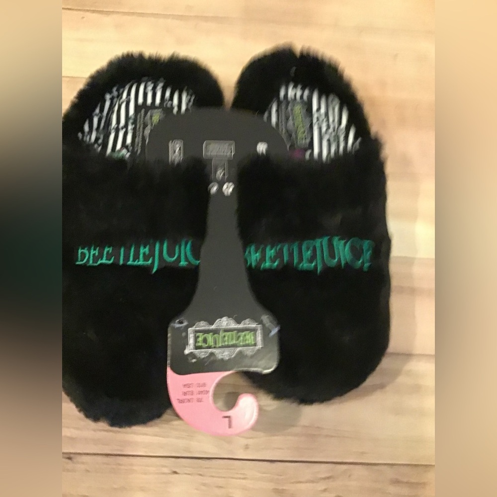 Beetlejuice Fluffy Woman’s slippers size 9/10 primark -New